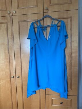 Bright Blue Cold-Shoulder V-Neck Dress Adelyn Rae🍀🍀🍀